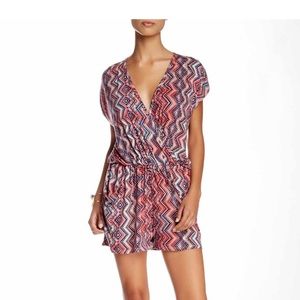 Short sleeve v-neck short romper